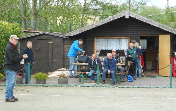 Das Boulodrom und die H�tte bei Blau Gelb Wilhelmshaven
