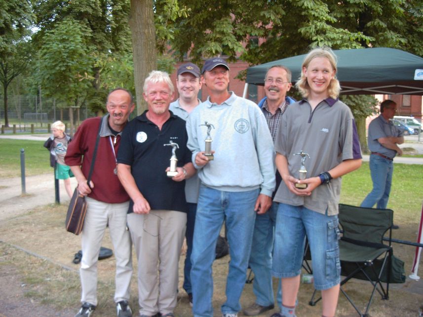 G�nther L�nstedt, Hubert V�hning, Wilfried Falke, Gerold Schelenz, Klaus-Peter L�rsch, Sebastian Nageler (im Hintergrund: Nils Bohlen)