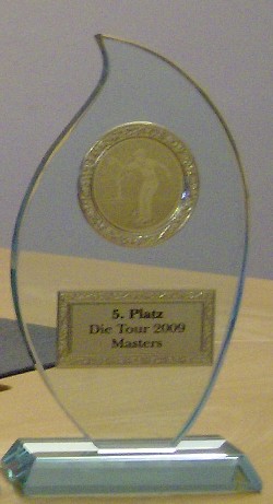 Der Pokal fr Platz 5 beim Masters 2009