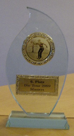 Der Pokal fr Platz 6 beim Masters 2009