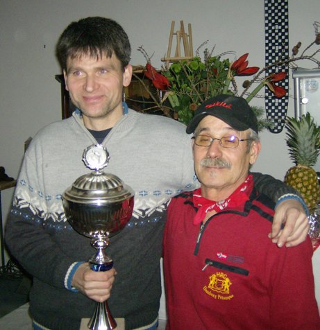 Sieger A Turnier: Joao Fernandes und Frank Gnther mit dem Wanderpokal